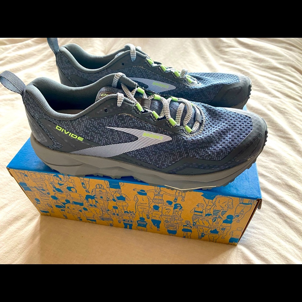 Brooks Divide size 10